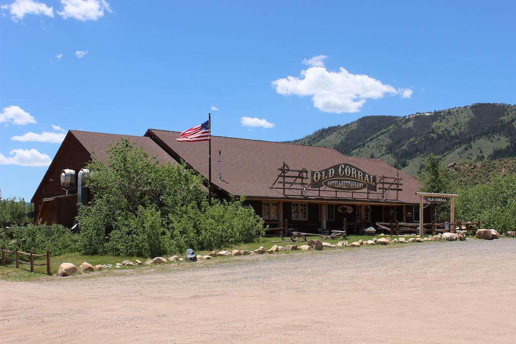 Old Corral Hotel Centennial Exteriér fotografie